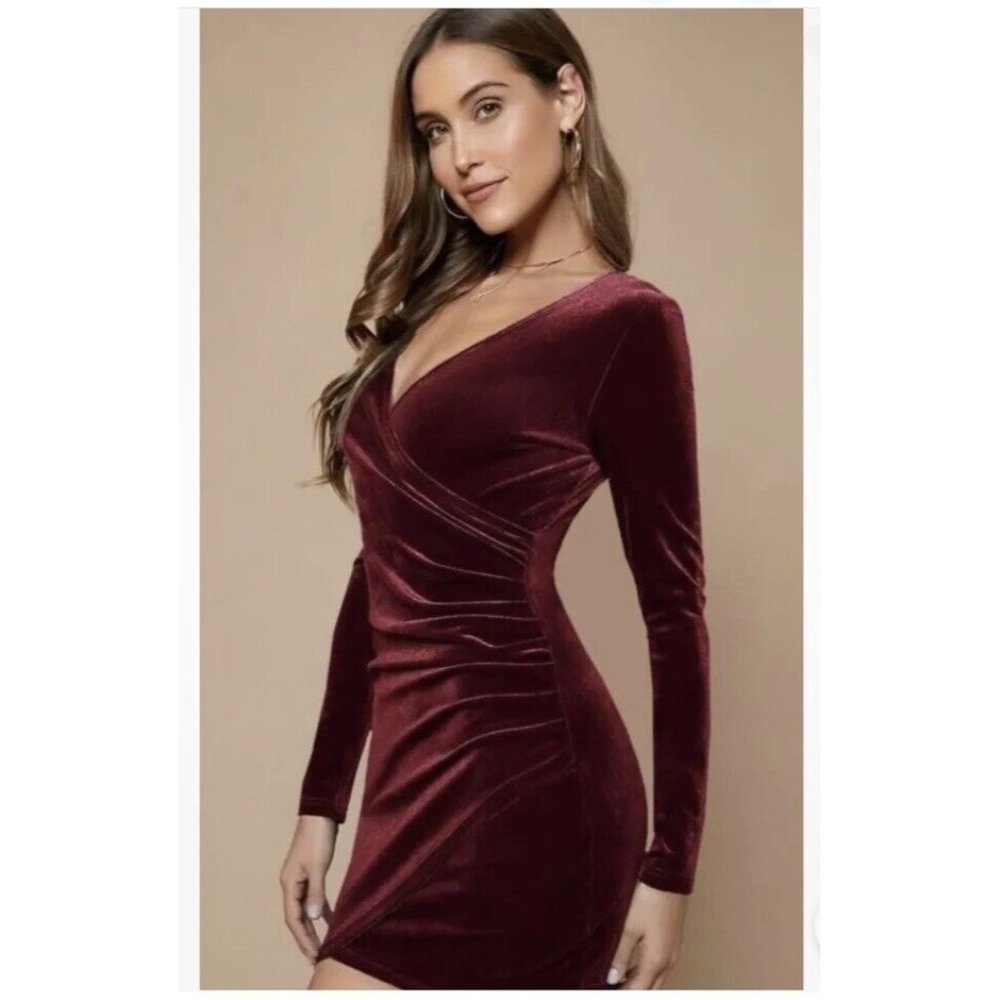 Alex Marie Burgundy Velvet Long-Sleeve Mini Dress